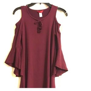 Girls cold shoulder with tulip arms worn once